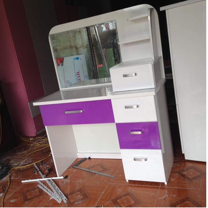 Bàn trang điểm TD02